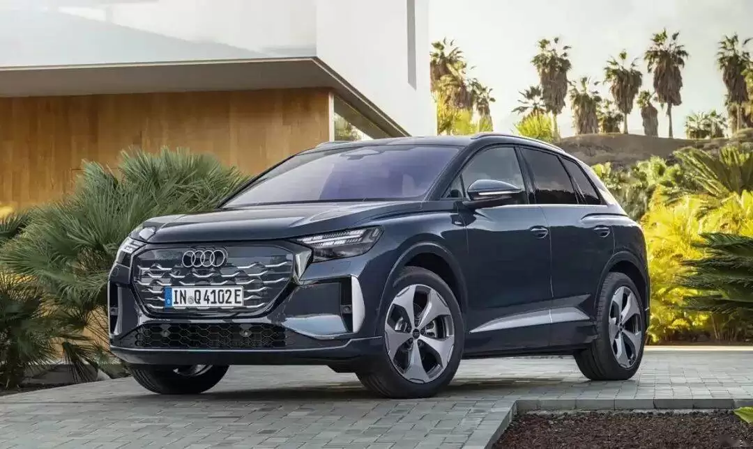 �¿�µ�Q4 e-tronϵ�й�ͼ���������οƼ�������˫���������