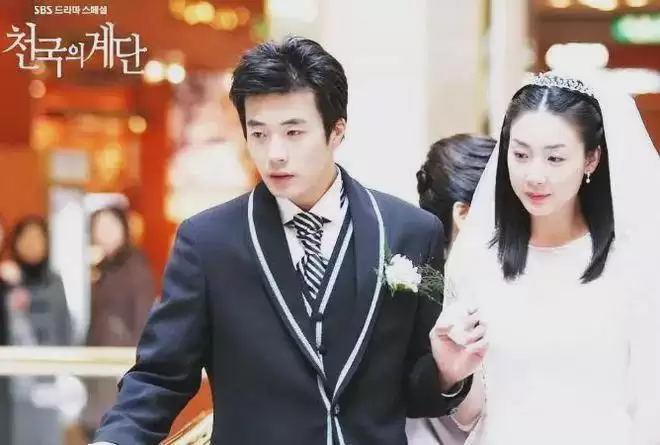 ��������ڵ�6��Ű�ĺ��磬�Ĳ����������ƽ��