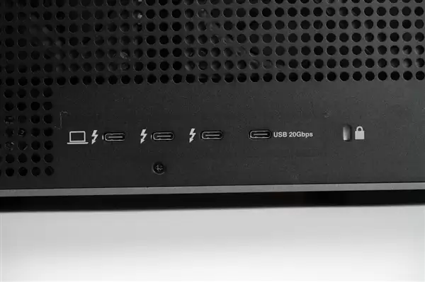 ����LaCie 8big Pro5 64TB����Ӳ��ͼ�ͣ�8��λ�������洢�������