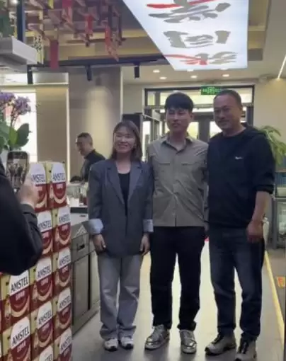 张同学拒接带货转型烧烤店,低调创业年入千万引热议 张同学拒接带货转型烧烤店,低调创业年入千万引热议