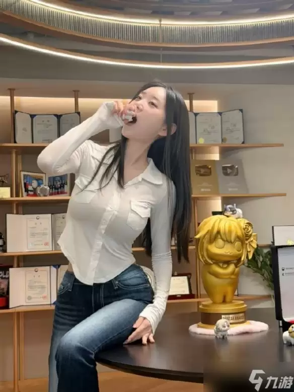 剑星伊芙体模重现经典战袍 完美复刻游戏造型 剑星伊芙体模重现经典战袍 完美复刻游戏造型