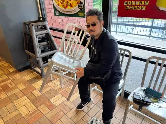 原田胜弘探访格斗圣地餐厅 铁拳之父亲临传说之地 原田胜弘探访格斗圣地餐厅 铁拳之父亲临传说之地