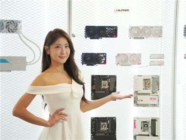 七彩虹iGame X870E白火神主板解决SSD与GPU带宽之争 七彩虹iGame X870E白火神主板解决SSD与GPU带宽之争